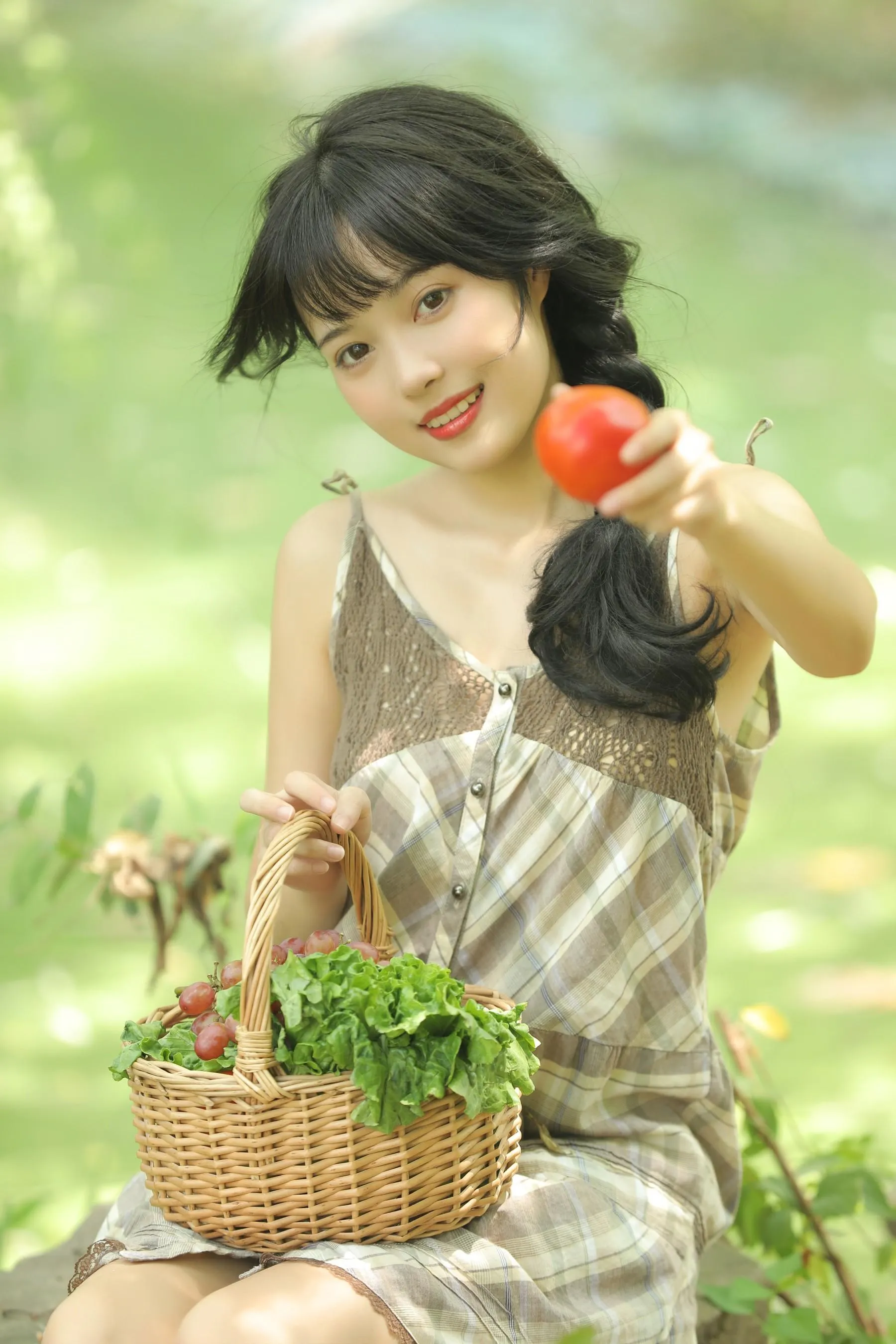 [YITUYU艺图语]2022.09.22 小夏日 小薇人儿 [34P]插图1